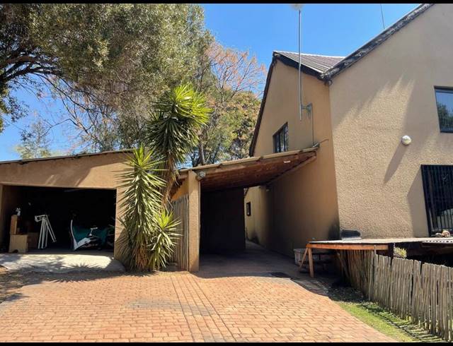 1 BEDROOM PROPERTY TO RENT IN ROODEPOORT
